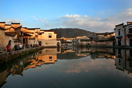 <b>品質(zhì)游：黃山+西海大峽谷+古村落（西遞、盧村）雙臥4日游</b>