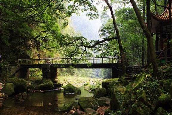 張家界、田家老院子、鳳凰古鎮(zhèn)雙飛4日游