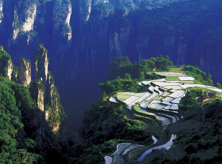 張家界、十里畫廊、索溪峪、鳳凰古城雙飛6日游