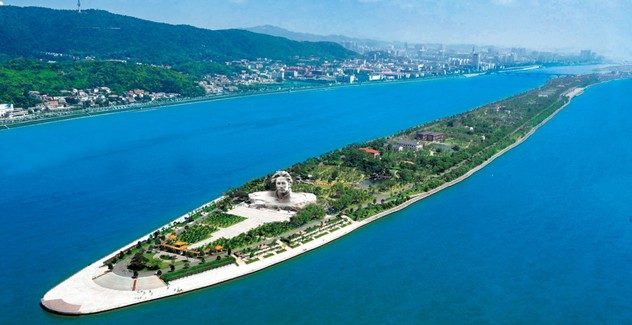 長沙、韶山、鳳凰古城、張家界、黃果樹瀑布8日