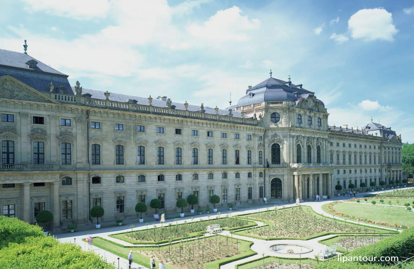 捷克+德法意瑞5國(guó)13天盈尚之旅、海航