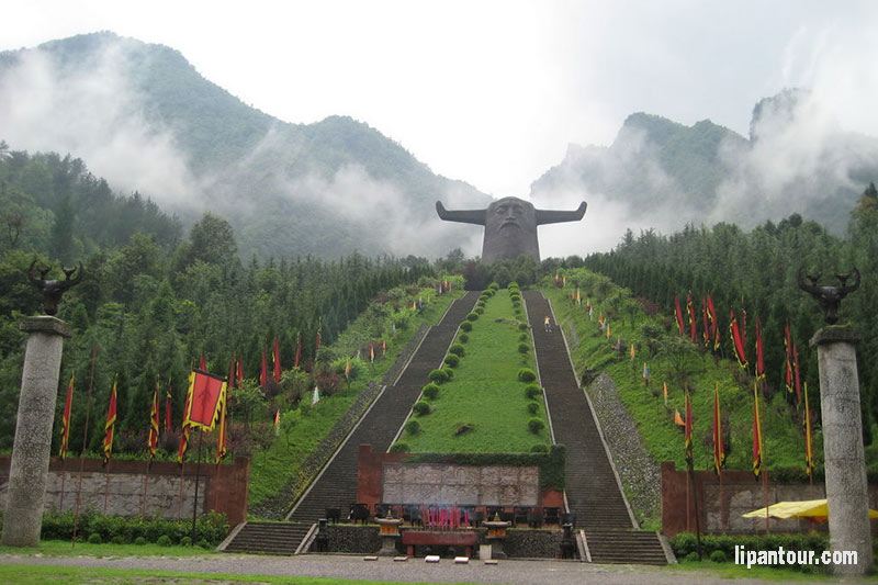 神農(nóng)架自然保護區(qū)、神農(nóng)祭壇雙臥4日游