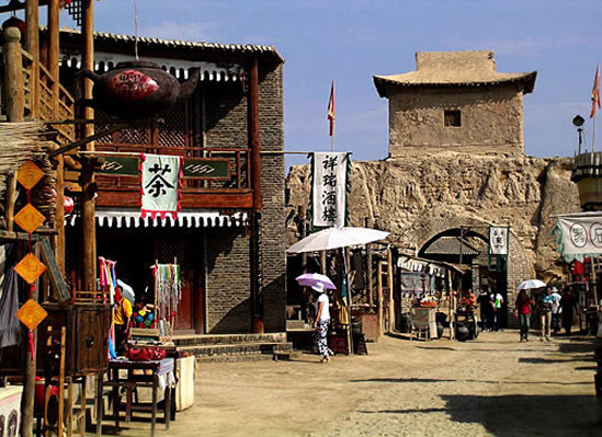 鳴翠湖、歡樂大草原、穆